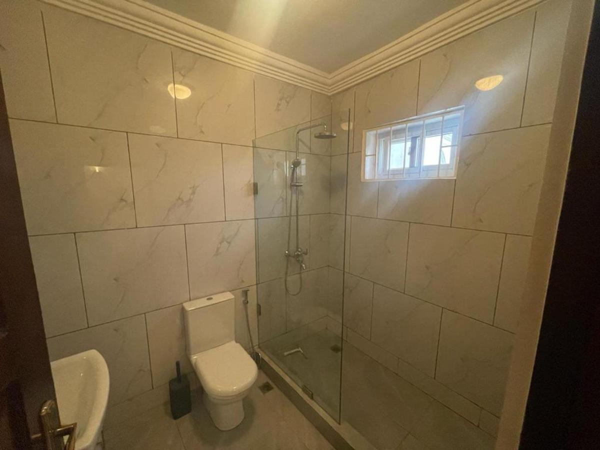 After 5 Apartment 1- 3 Spacious En-Suite Bedrooms Freetown Ngoại thất bức ảnh