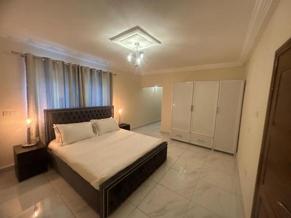 After 5 Apartment 1- 3 Spacious En-Suite Bedrooms Freetown Ngoại thất bức ảnh