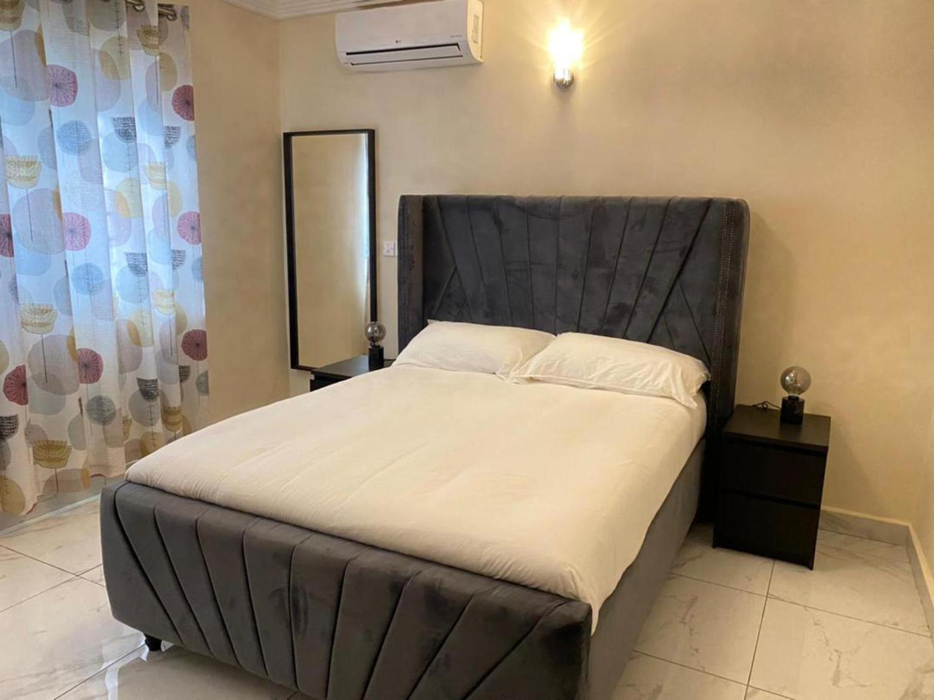 After 5 Apartment 1- 3 Spacious En-Suite Bedrooms Freetown Ngoại thất bức ảnh