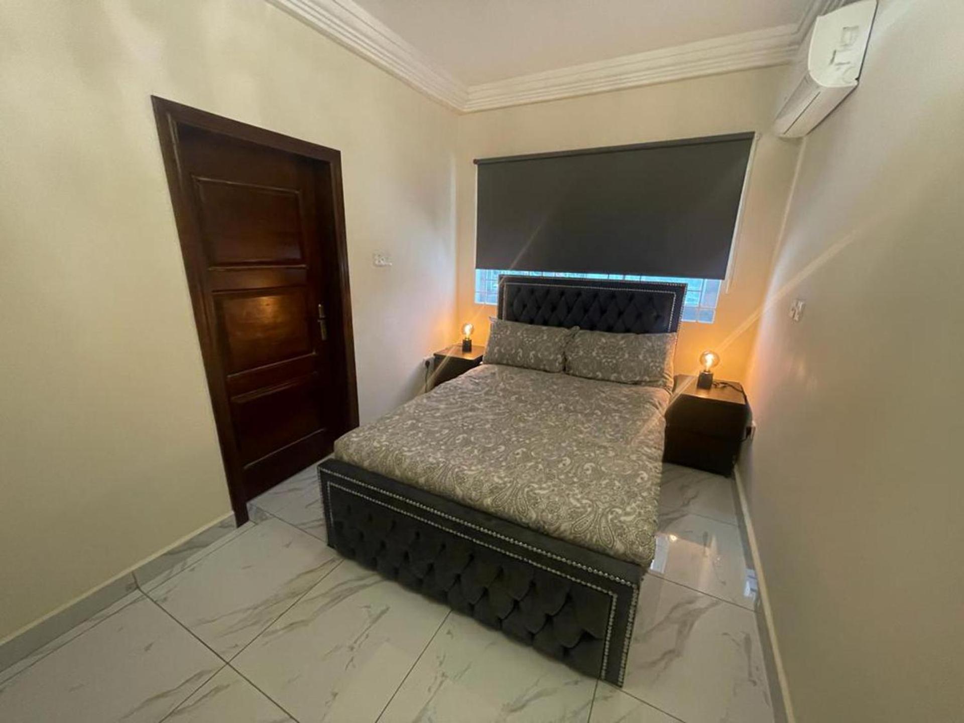 After 5 Apartment 1- 3 Spacious En-Suite Bedrooms Freetown Ngoại thất bức ảnh